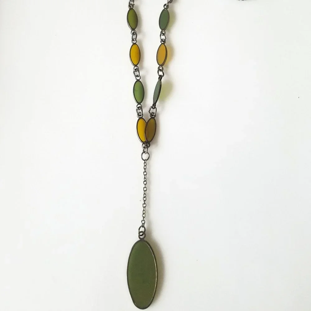 NWT Earthy Green Yellow Opaque Windowpane Y Lariat Delicate Gunmetal Necklace
